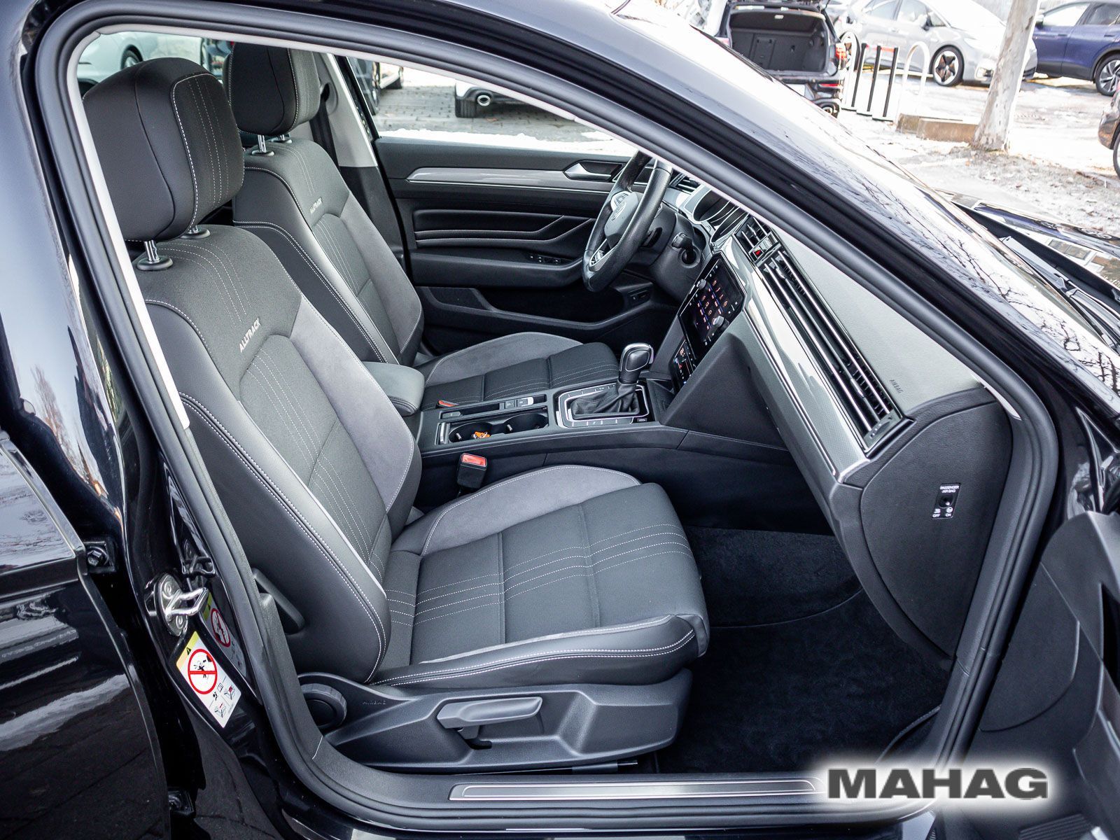 Volkswagen Passat Alltrack 2.0 TDI 4mot Navi LED AHK R-KAM