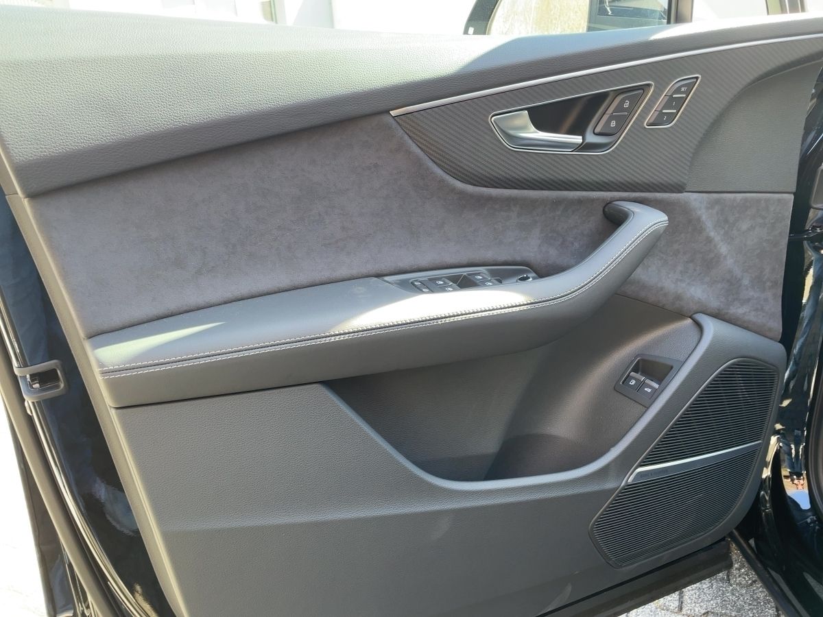 Audi Q7 SUV Sline 55 TFSIe AHK PANO B&O OLED