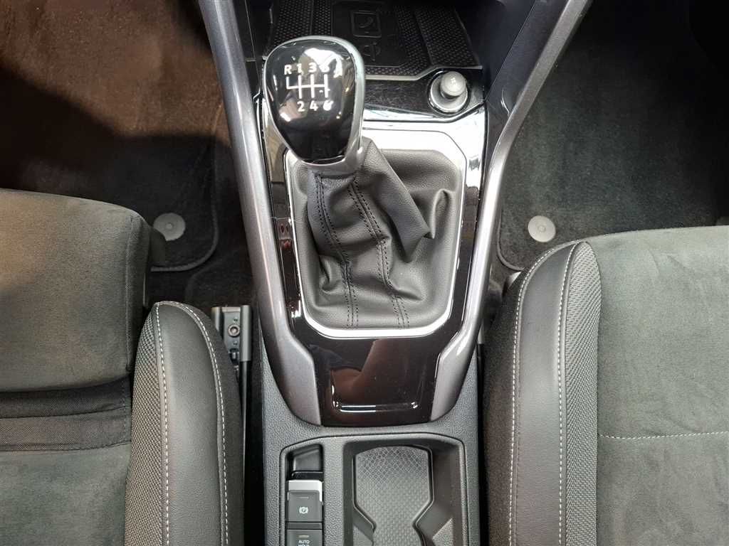 Volkswagen T-Roc Style 1.5 TSI - Samsaru's Car Outlet
