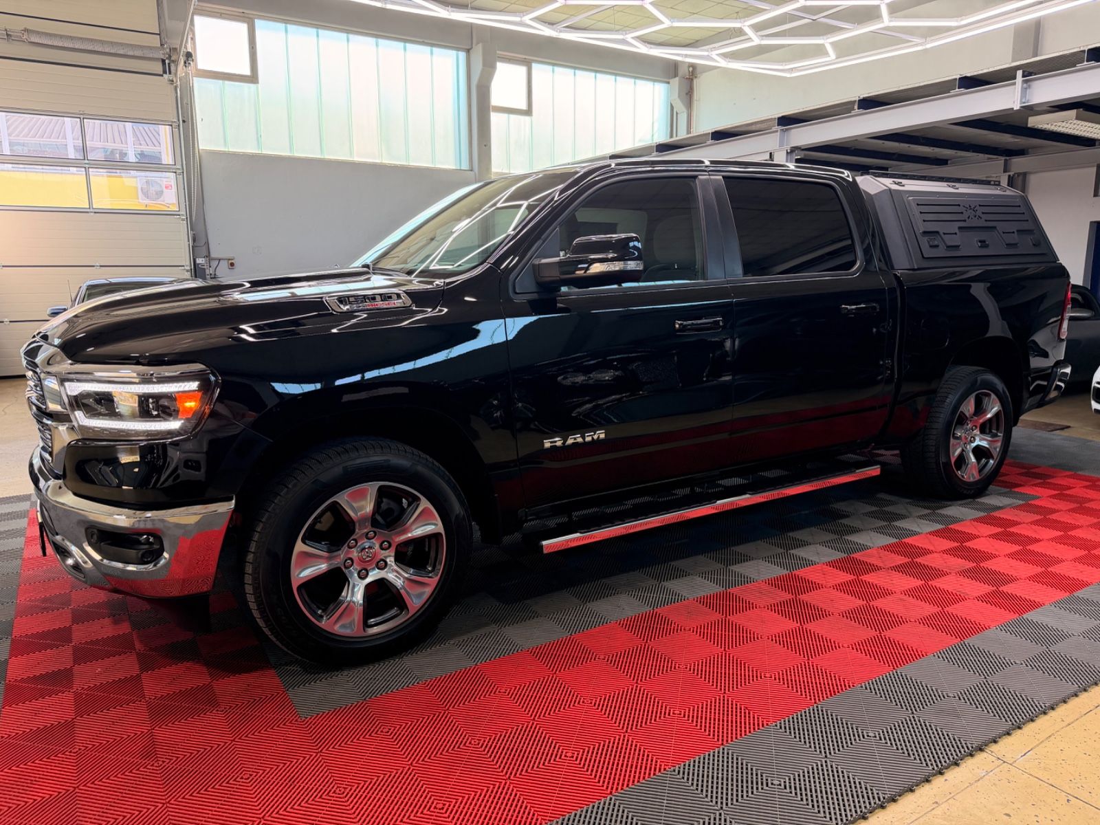 Dodge RAM 1500 3.0 EcoDiesel Bighorn Kamera Hardtop