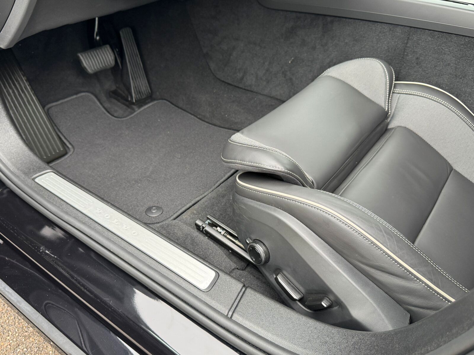Volvo S60 B5 Autom. AWD Ultimate Dark 27 KM|PANO|LED|