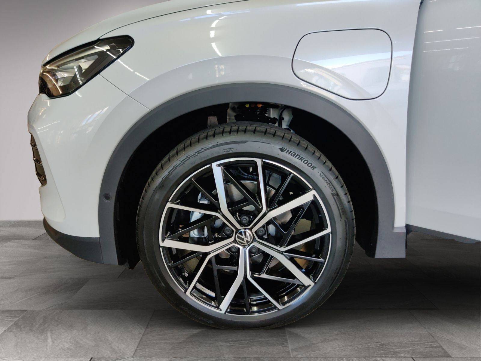 Volkswagen Tiguan Elegance 1.5 eHybrid AHK/HD-Matrix/"Dark"