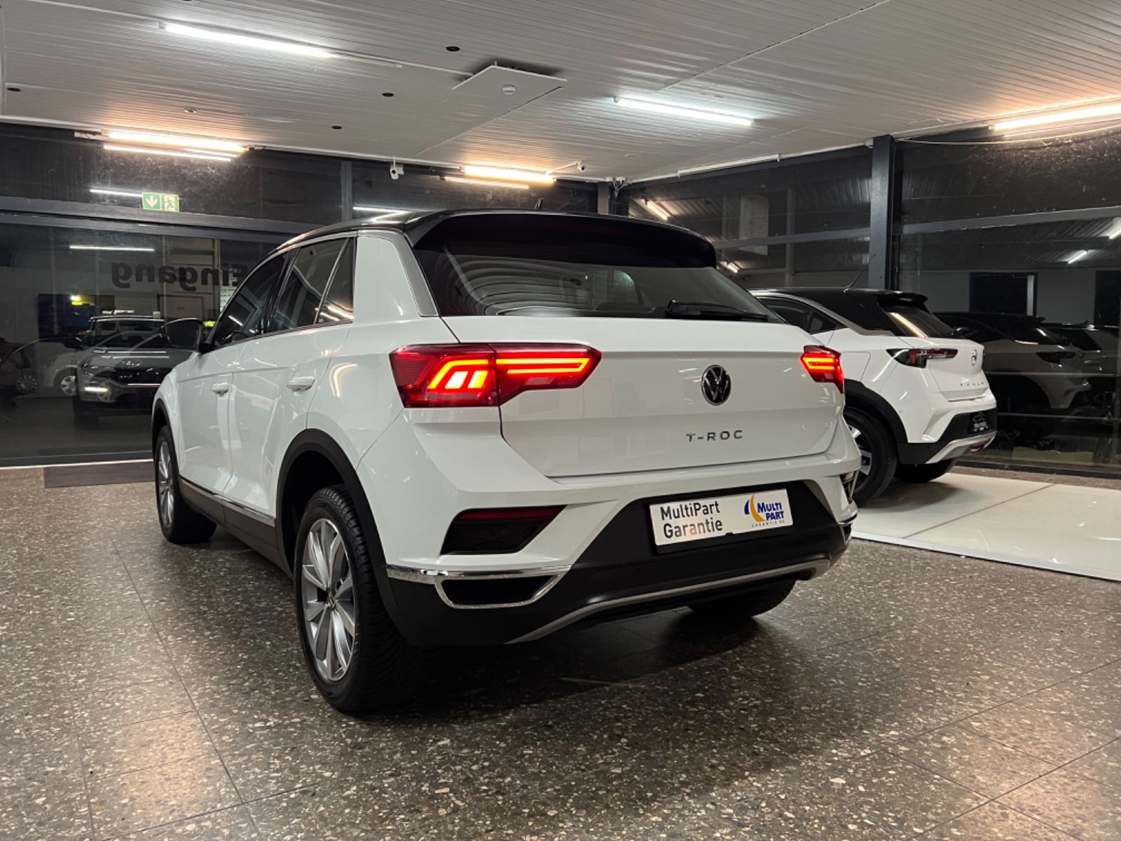 Volkswagen T-Roc Style - Samsaru's Car Outlet