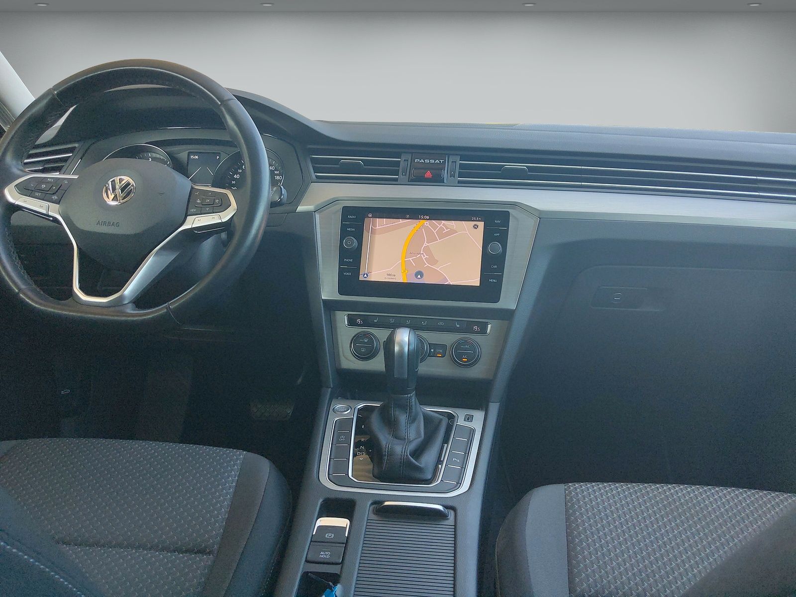 Volkswagen Passat Variant 1.6 TDI - Samsaru's Car Outlet