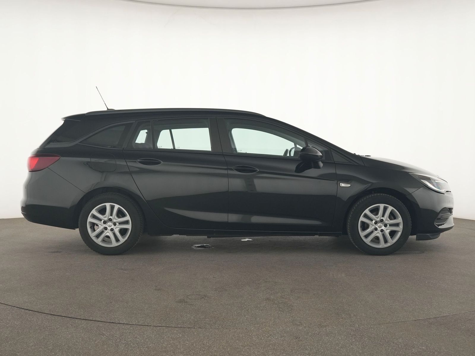 Opel Astra Edition - Samsaru's Car Outlet