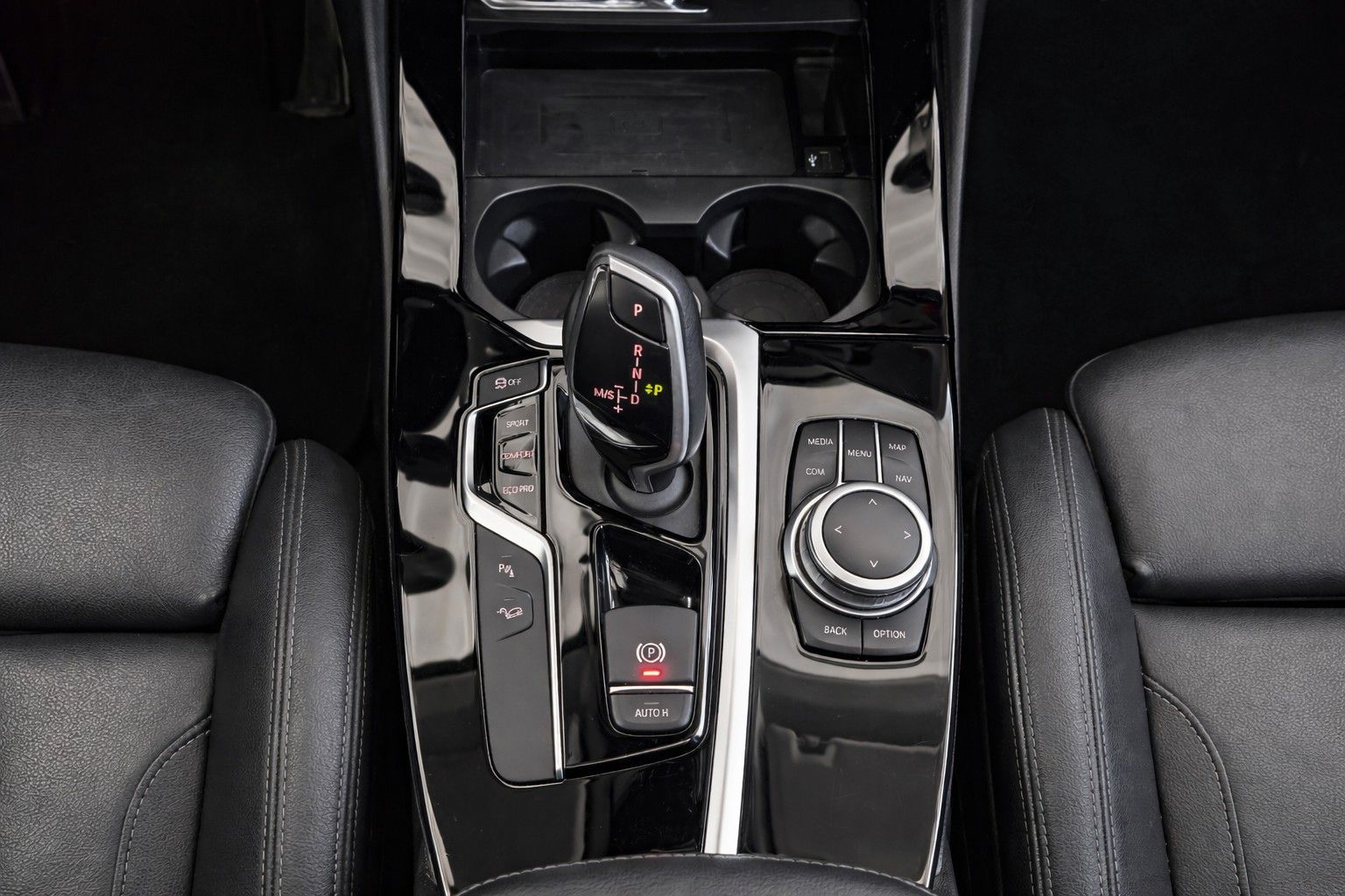 BMW X3 xD20d xLine KAM HUD PANO AHK LEDER