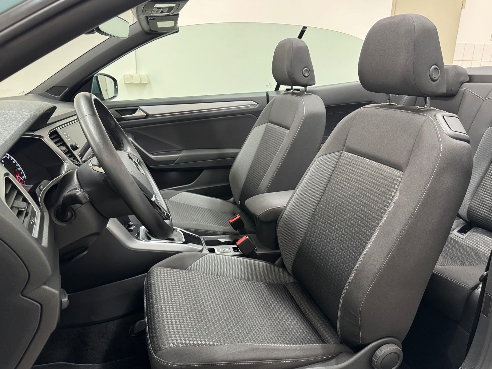 Volkswagen T-Roc Active - Samsaru's Car Outlet