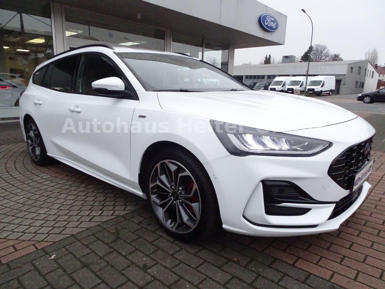 Ford Focus Aut. Turnier ST-Line X / AHK+SYNC4+B&O+ACC