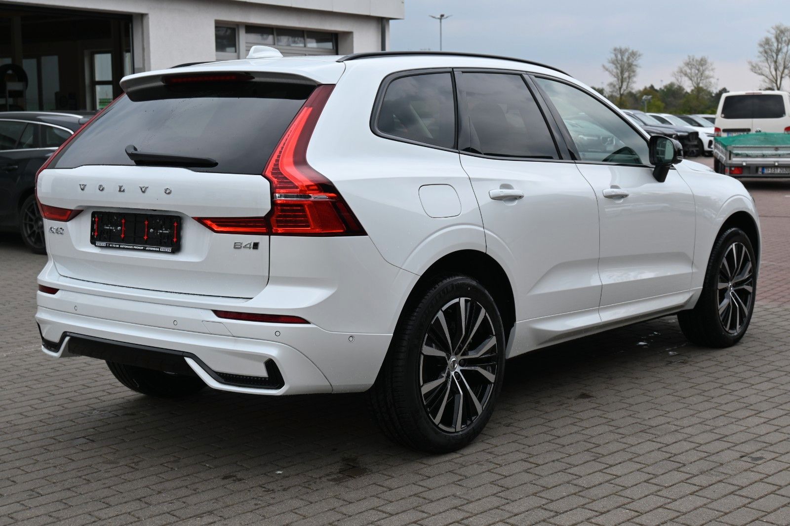 Volvo XC60 B4 D Autom. Plus Dark*STDHZG*360°*H&K*ACC