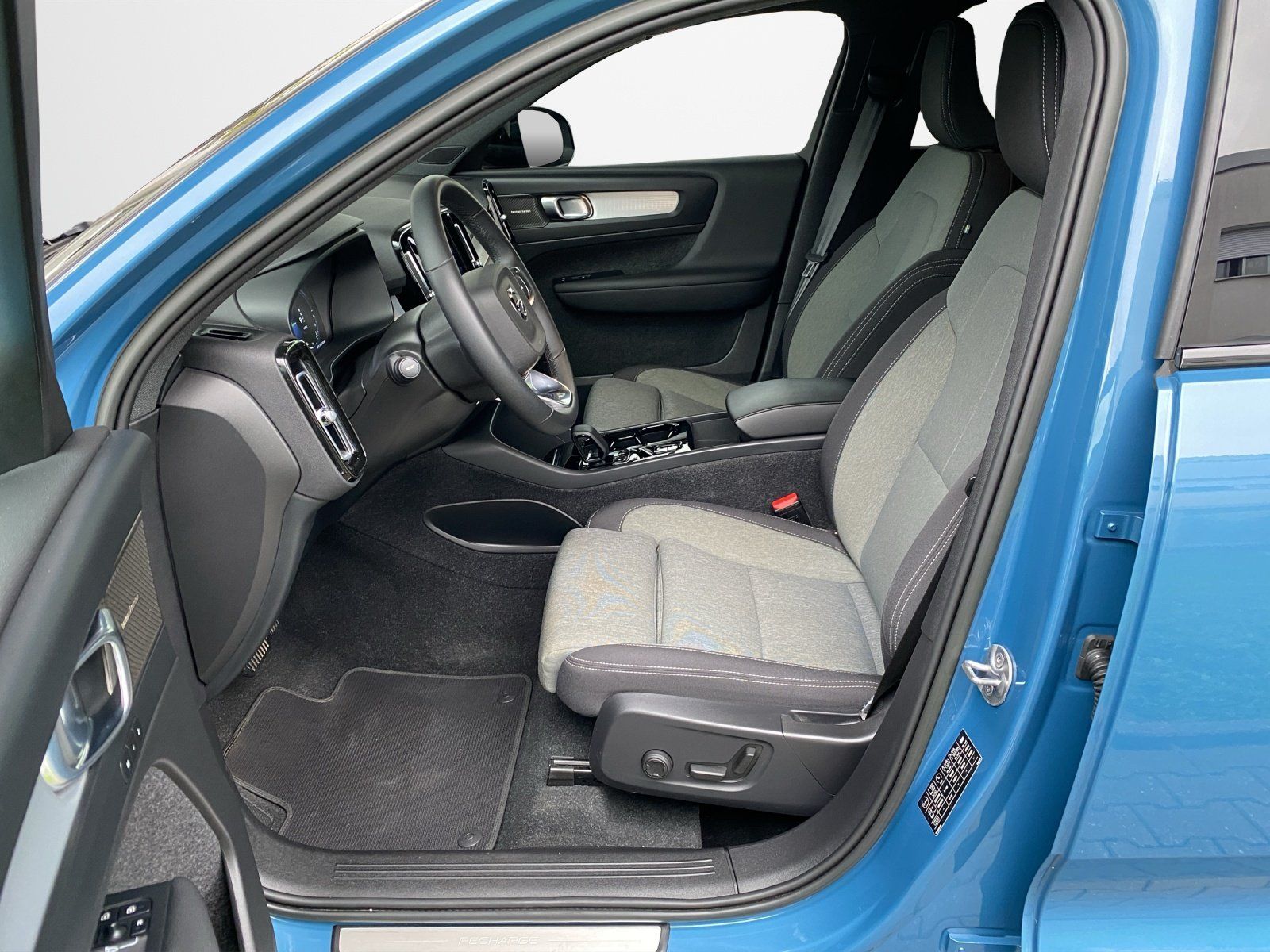 Volvo XC40 Twin Engine Plus Dark AHK