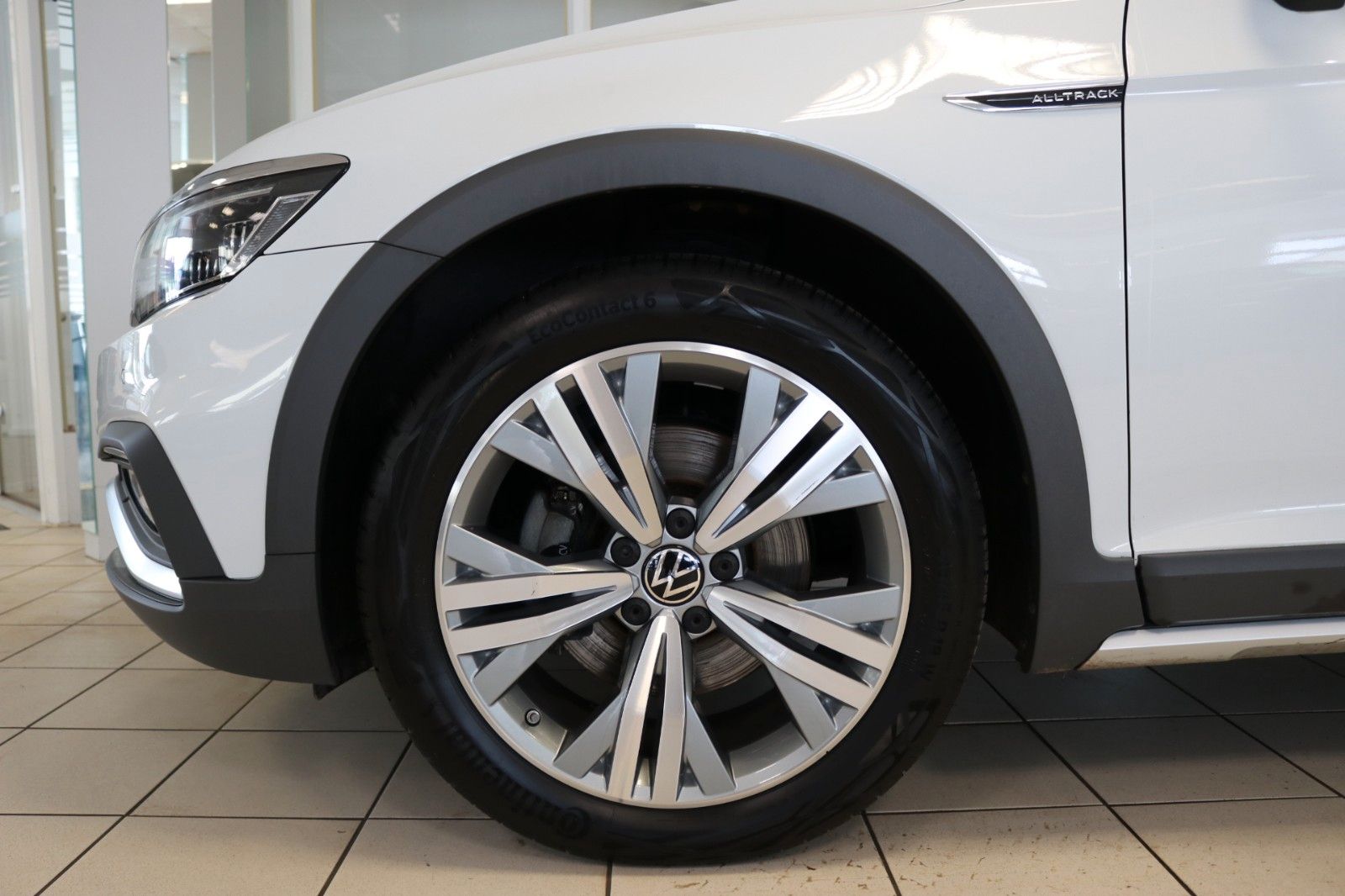 Volkswagen Passat Alltrack 4M AHK Pano STHZ 360 Memory
