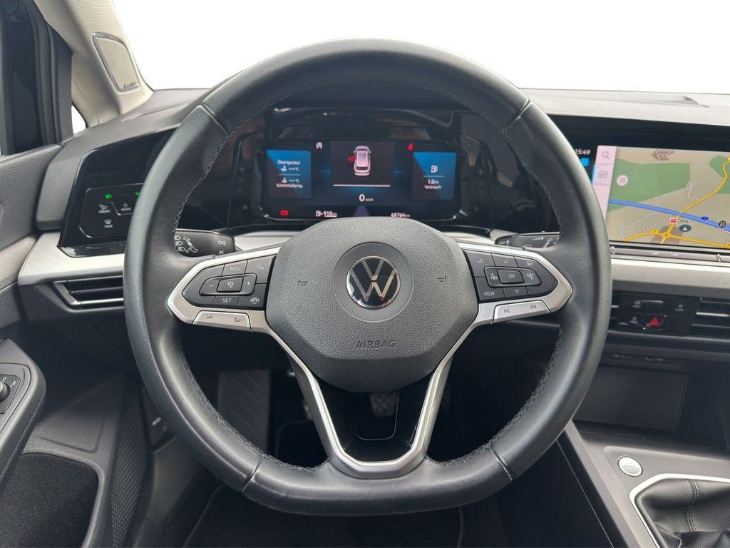 Volkswagen Golf VIII Variant 2.0 TDI Life - Samsaru's Car Outlet