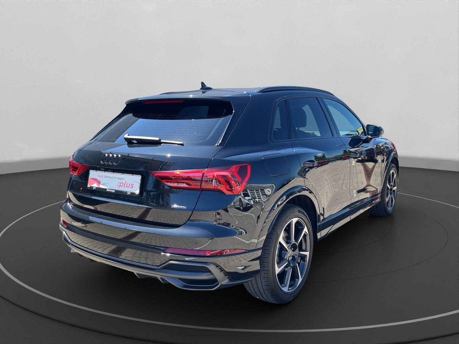 Audi Q3 40 TDI quattro S line Plus - Samsaru's Car Outlet