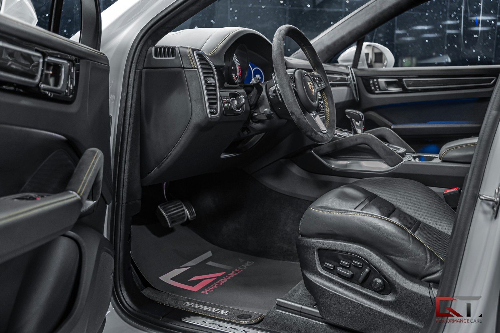 Porsche Cayenne Turbo S E-Hyb Coupé VAT Keramik SpDesign
