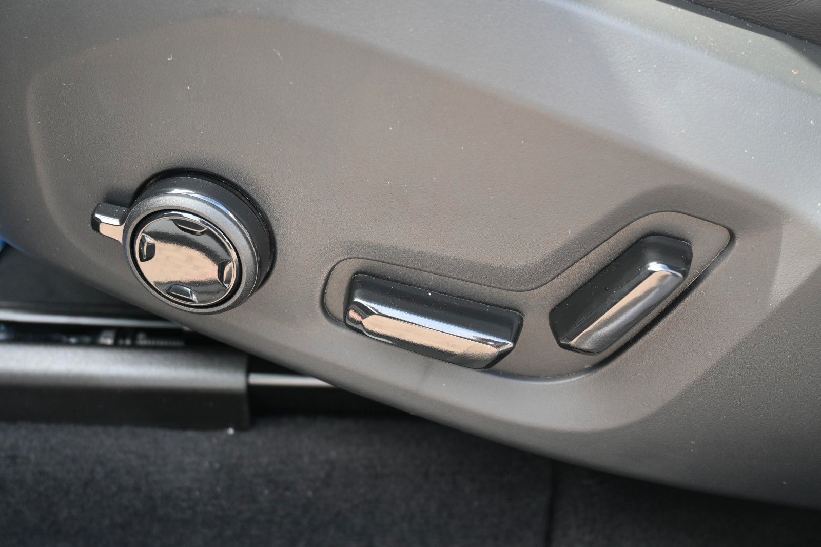 Volvo XC60 B4 D AWD Ultimate Dark*STDHZG*LUFT*360°*ACC