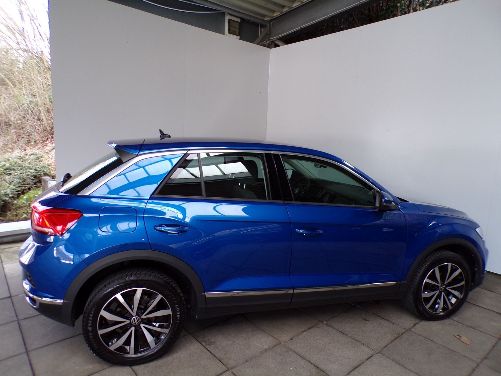 Volkswagen T-ROC 1.0 TSI STYLE - Samsaru's Car Outlet