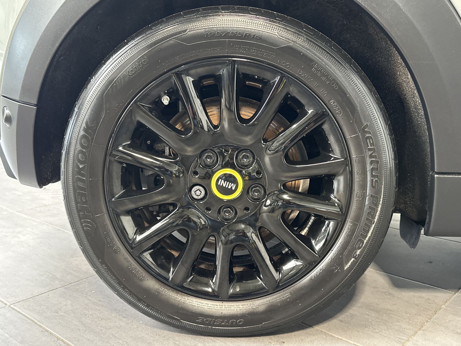 MINI Cooper SE Classic Trim Black - Samsaru's Car Outlet