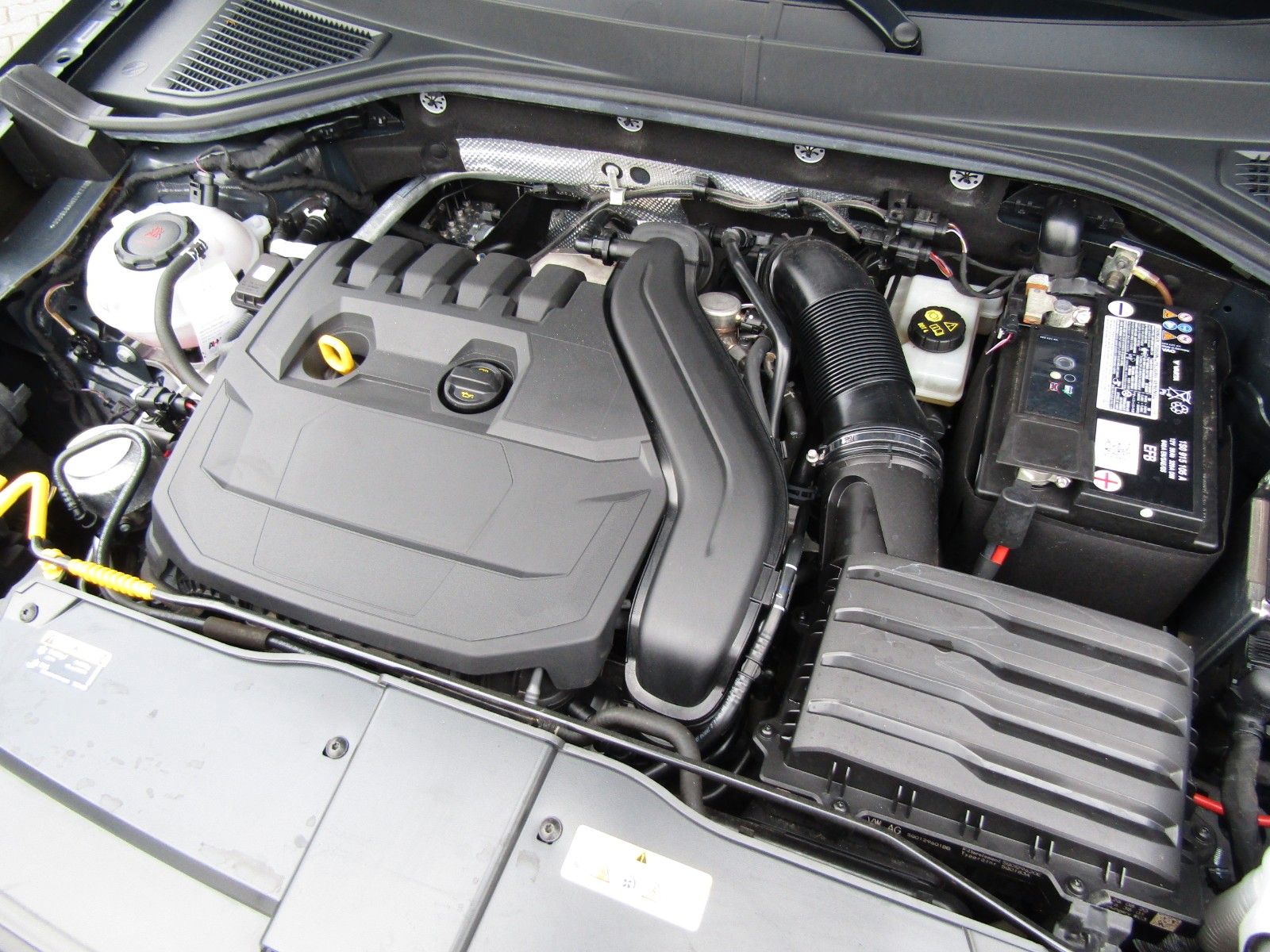 Volkswagen T-Roc 1.5 TSI Style - Samsaru's Car Outlet