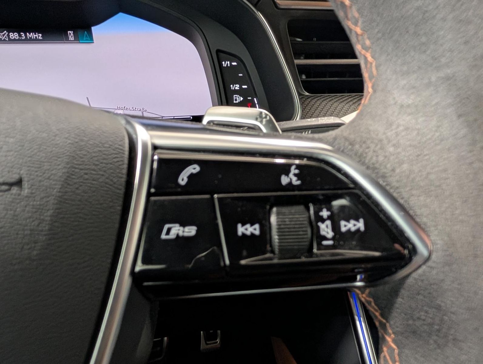 Audi RS6 Avant 4.0 TFSI quattro Standhzg.|HuD|B&O|AHZ