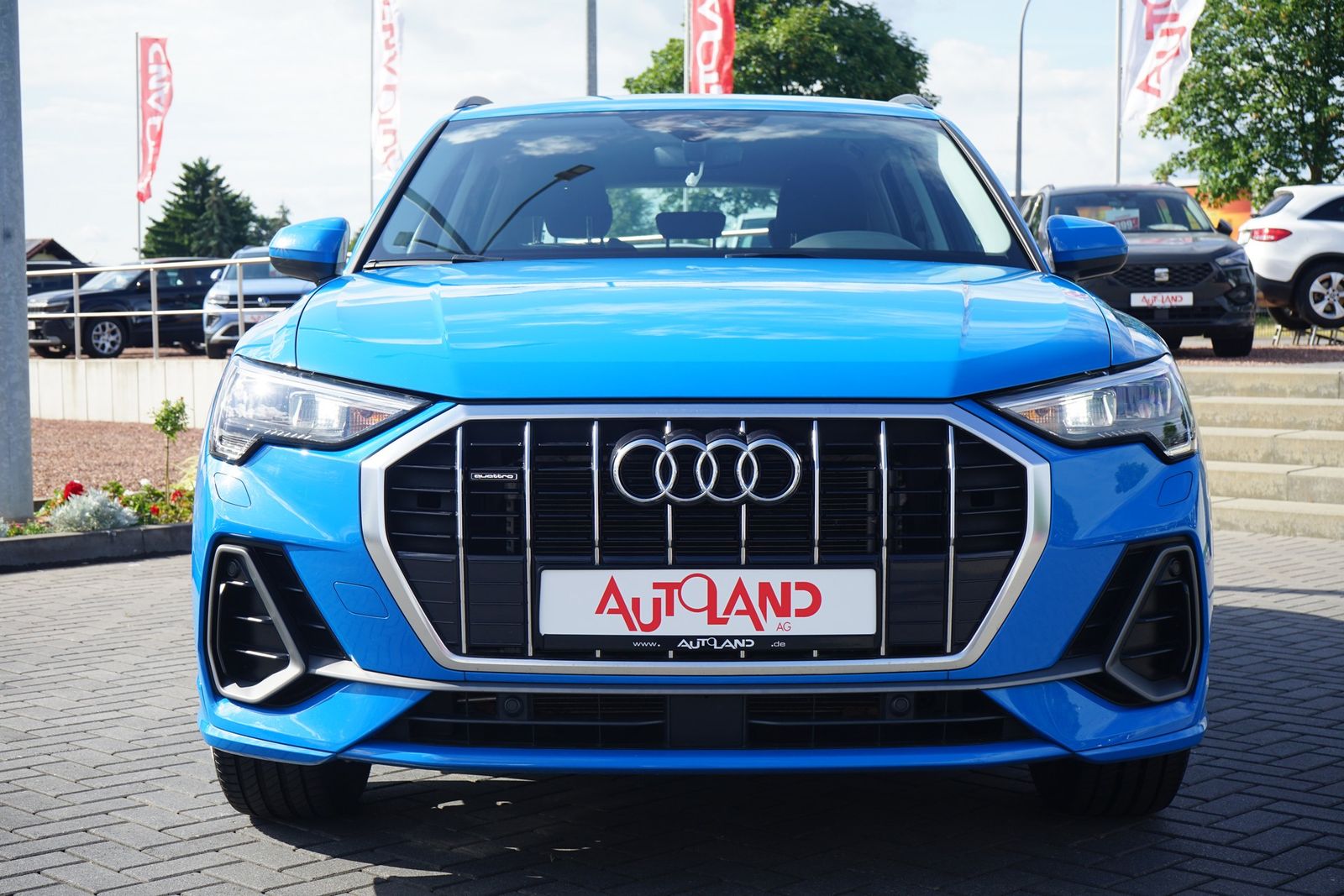 Audi Q3 35 2.0 TDI quattro S line - Samsaru's Car Outlet