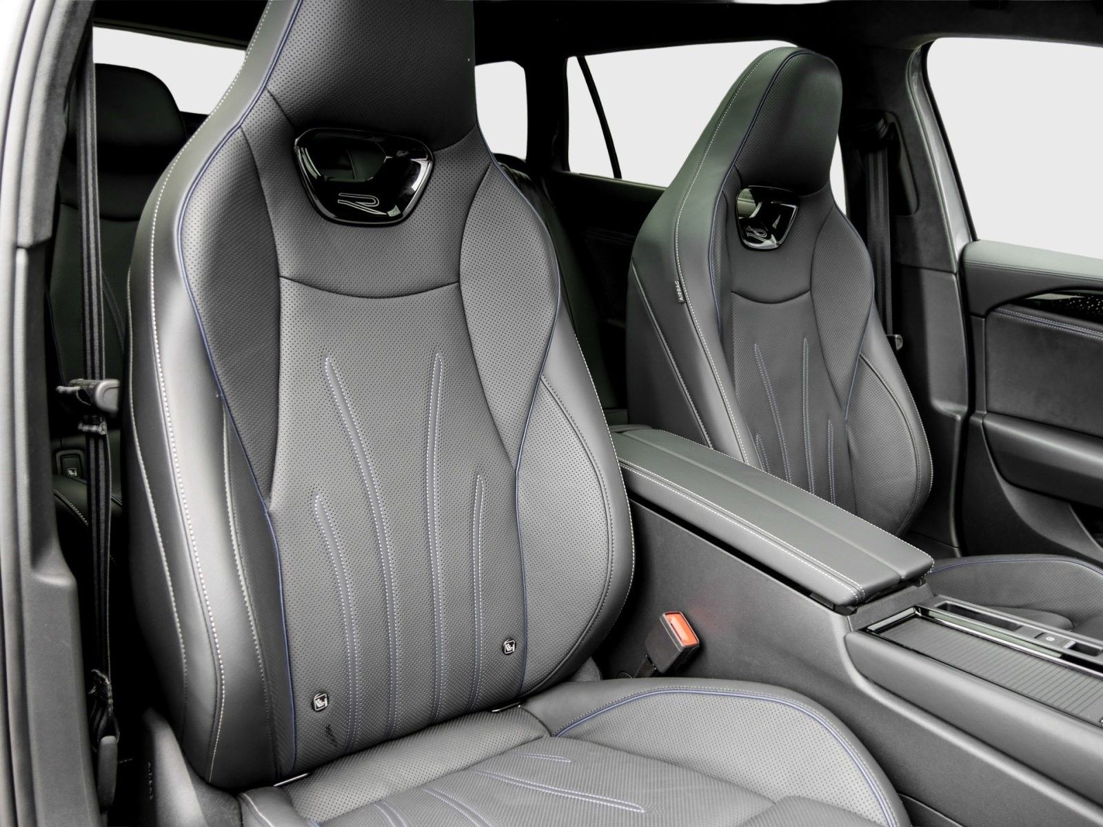 Volkswagen Passat Variant R-Line Signature eHybrid HarmanKa