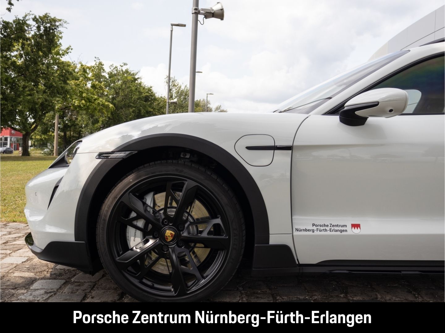 Porsche Taycan Turbo Cross Turismo Burmester HUD InnoDri