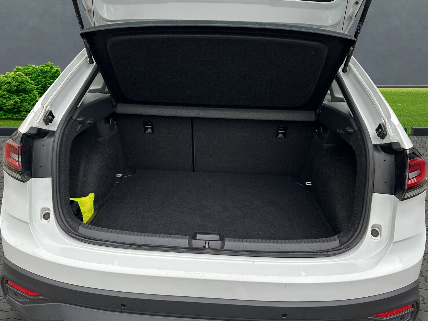 Volkswagen Taigo 1.0 TSI Life - Samsaru's Car Outlet