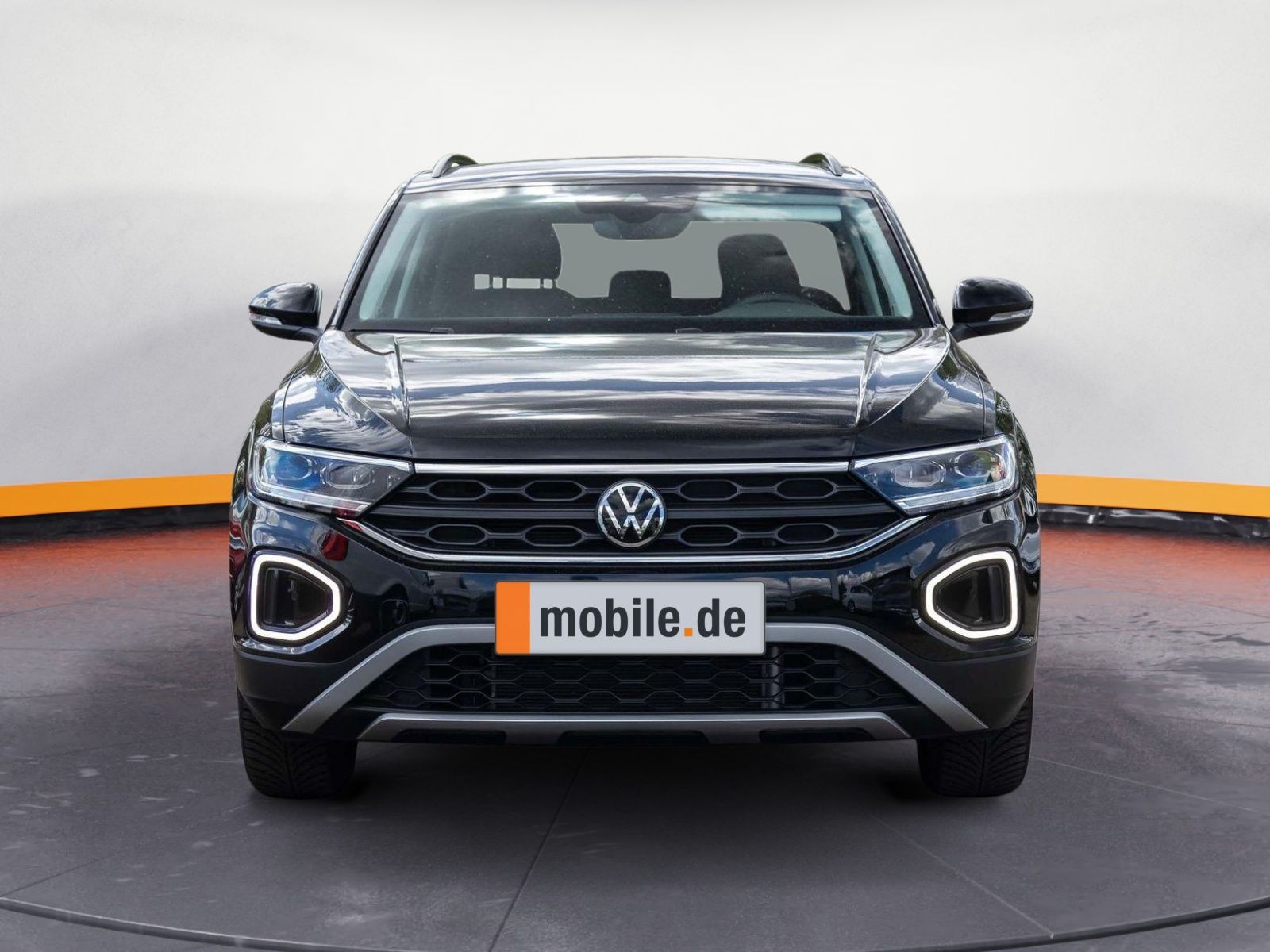 Volkswagen T-ROC 1.0 TSI LIFE - Samsaru's Car Outlet