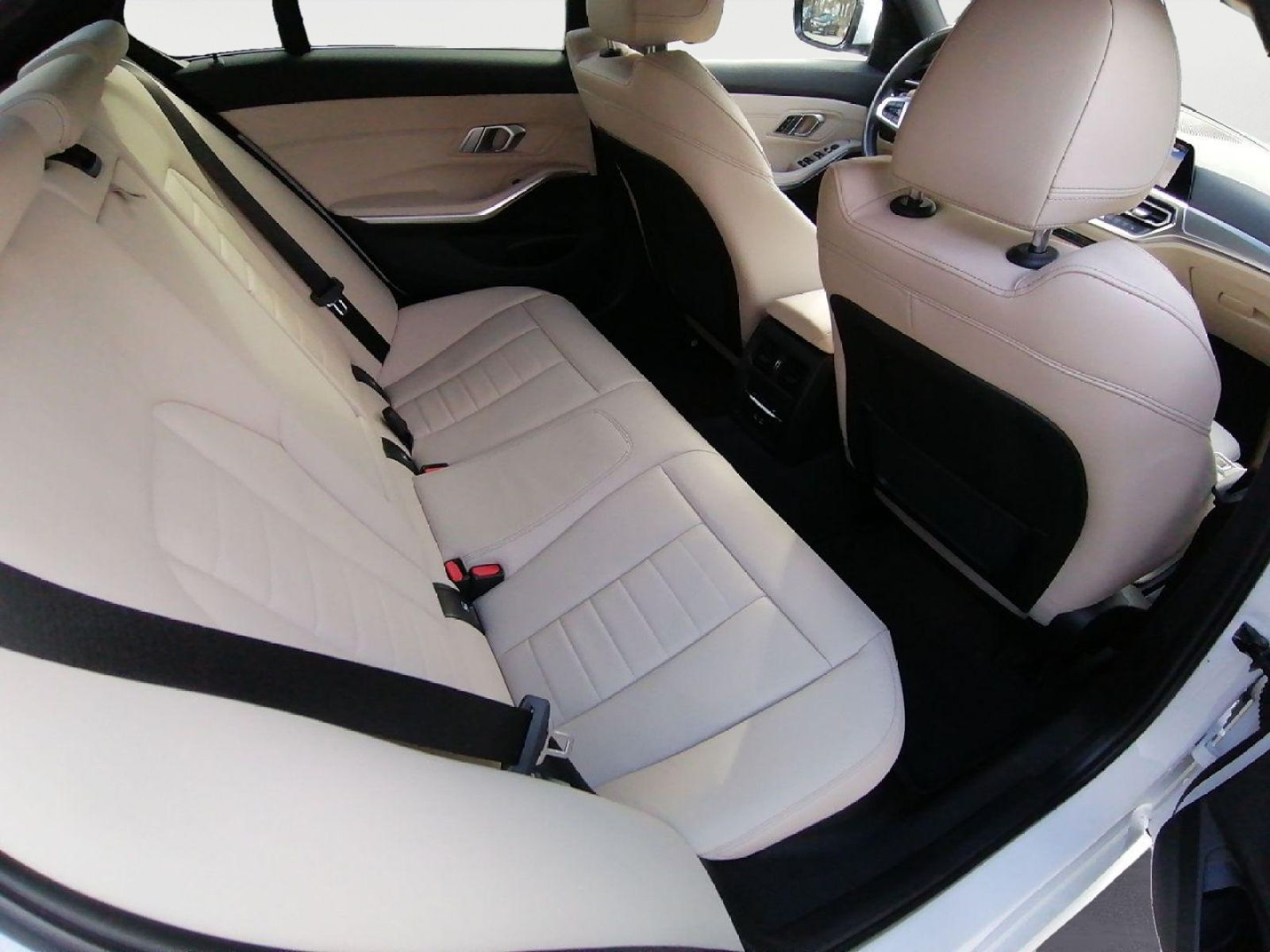 BMW 330 d M Sport - Samsaru's Car Outlet