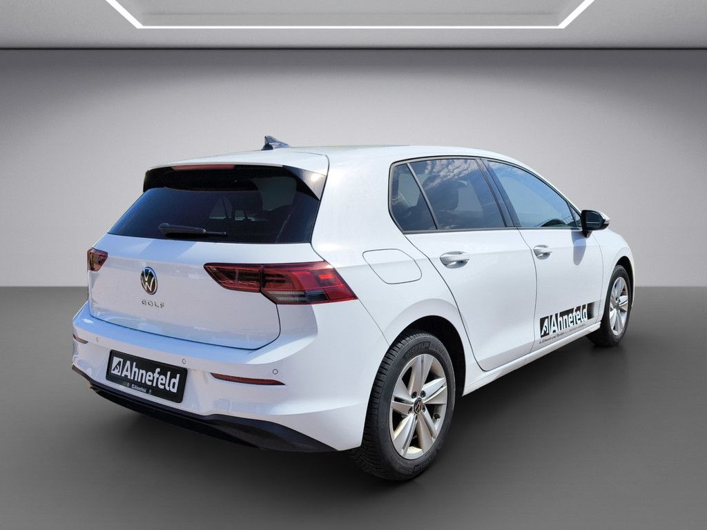 Volkswagen Golf VIII Life - Samsaru's Car Outlet