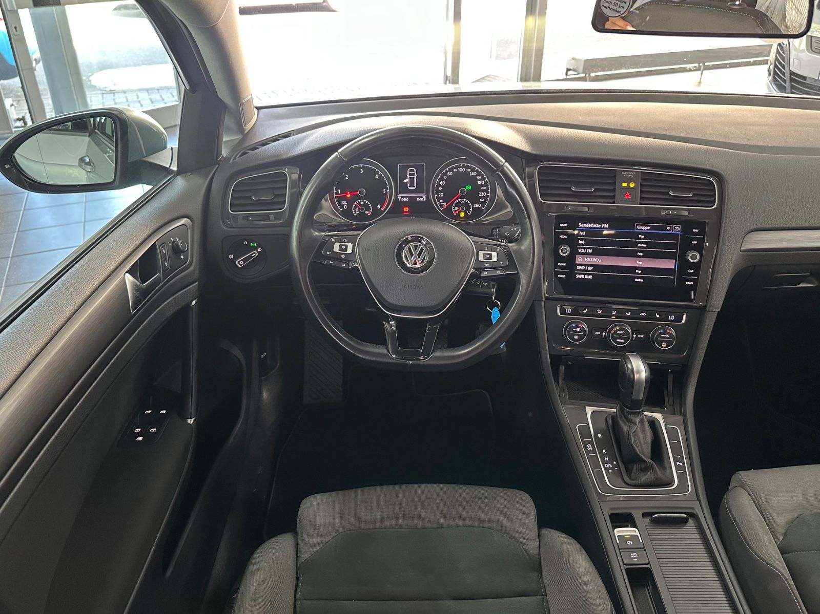 Volkswagen Golf VII 2.0 TDI Var. Comfortline - Samsaru's Car Outlet
