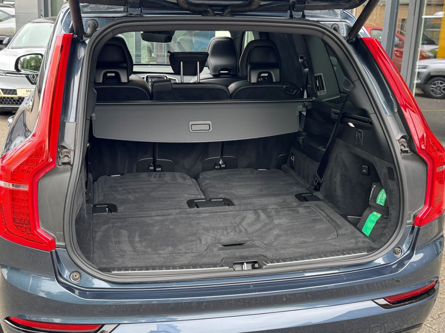 Volvo XC90 R Design Edition Recharge AWD - Samsaru's Car Outlet