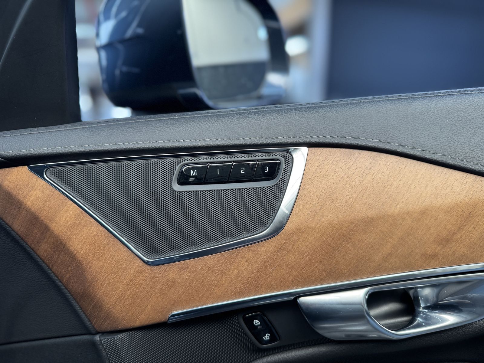 Volvo XC90 Inscription AWD - Samsaru's Car Outlet