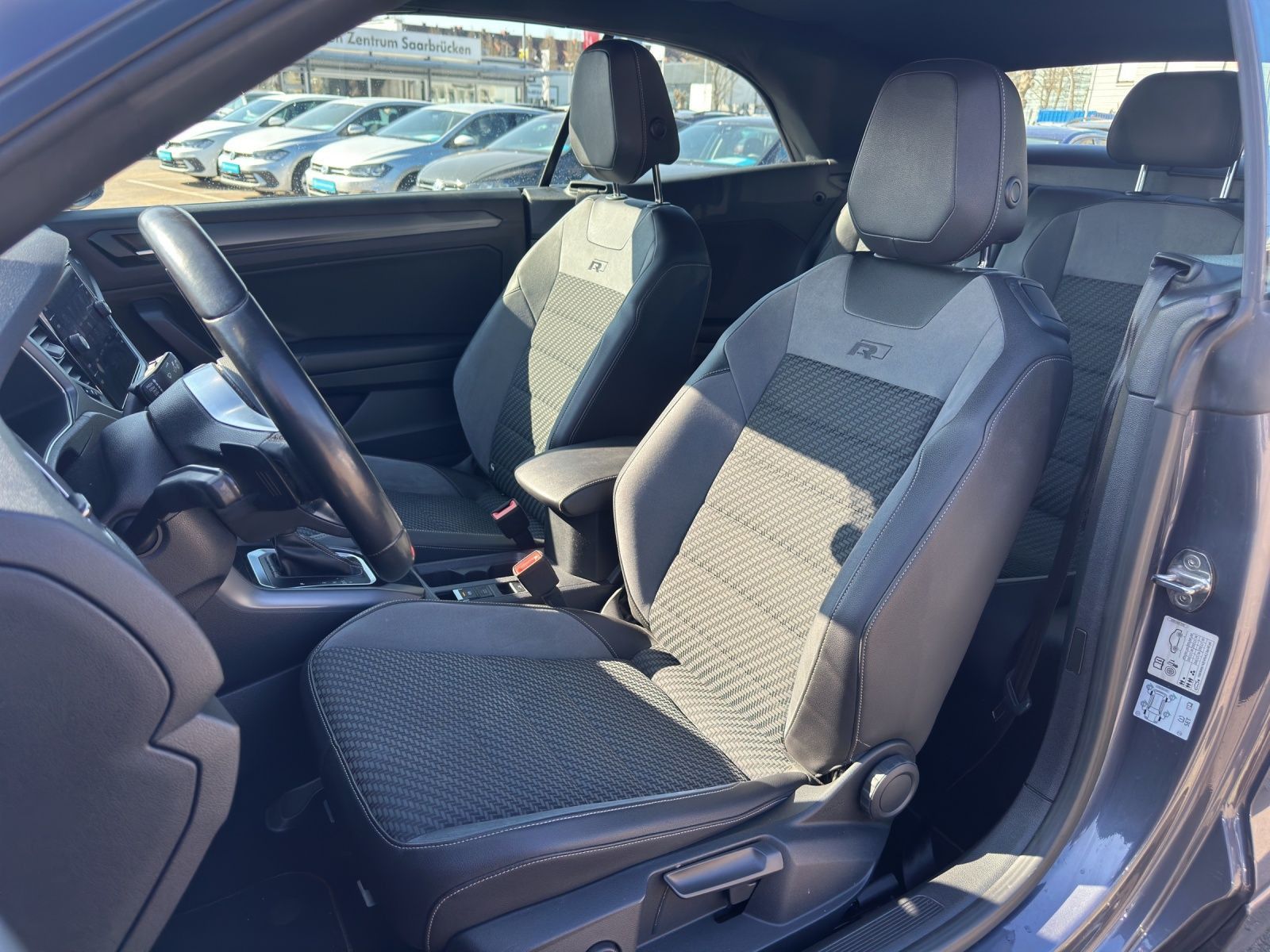 Volkswagen T-Roc R-Line 1.5 TSI DSG - Samsaru's Car Outlet