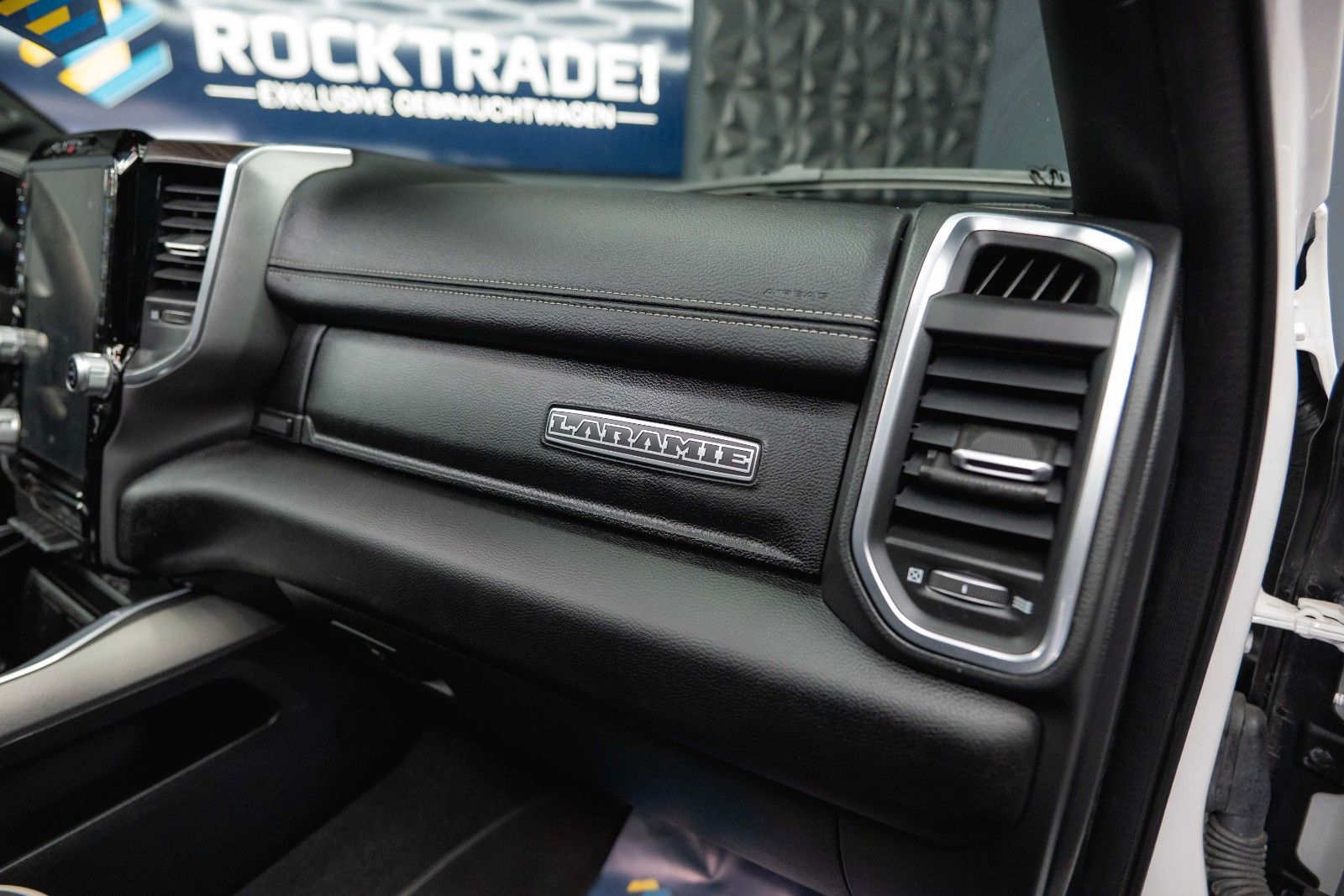Dodge RAM 3.0 MY 25 TWIN TURBO LARAMIE Night Pano ACC