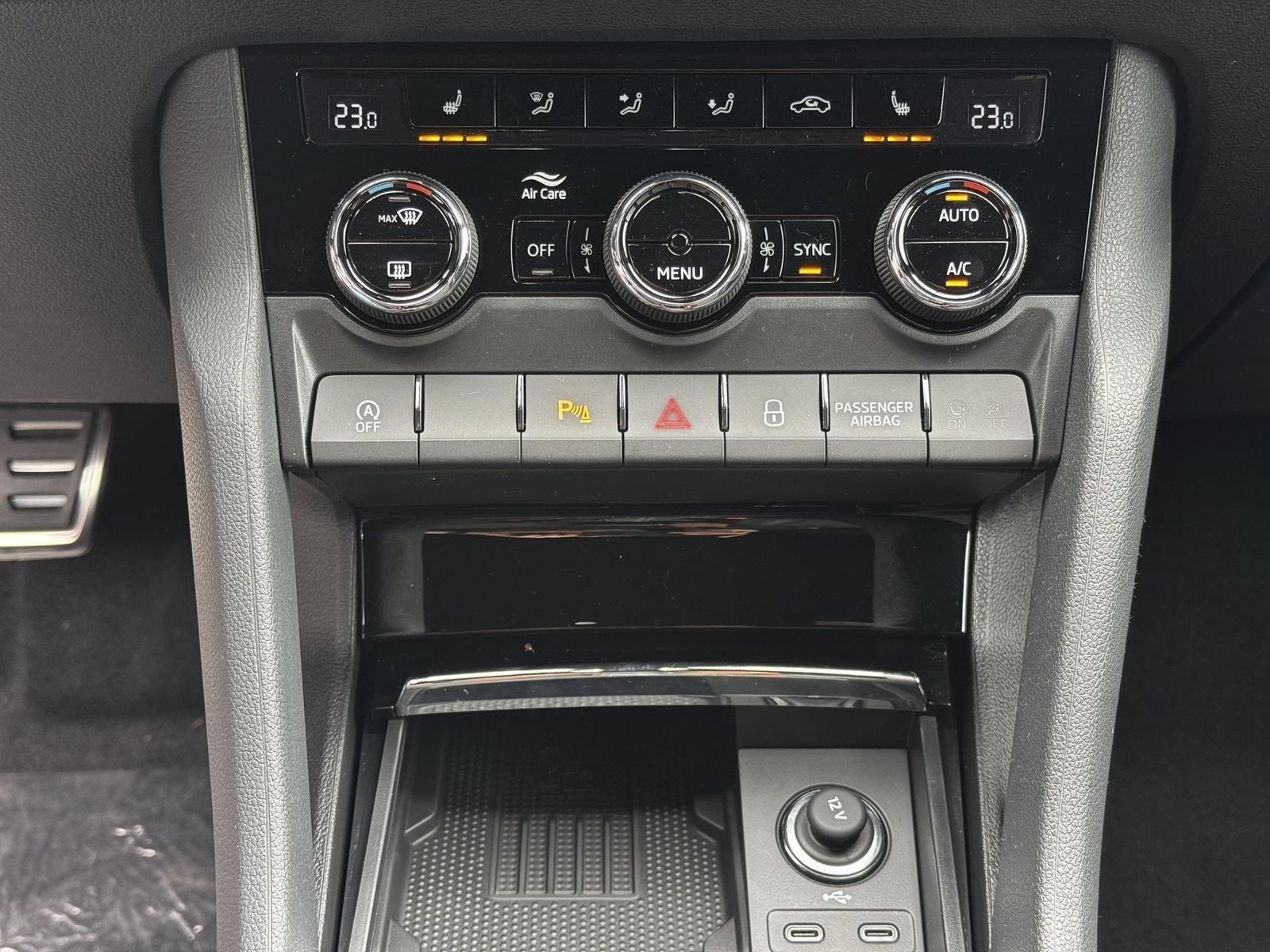 Skoda Karoq 1,5 TSI DSG Sportline 2ZKlimaautomatik ...