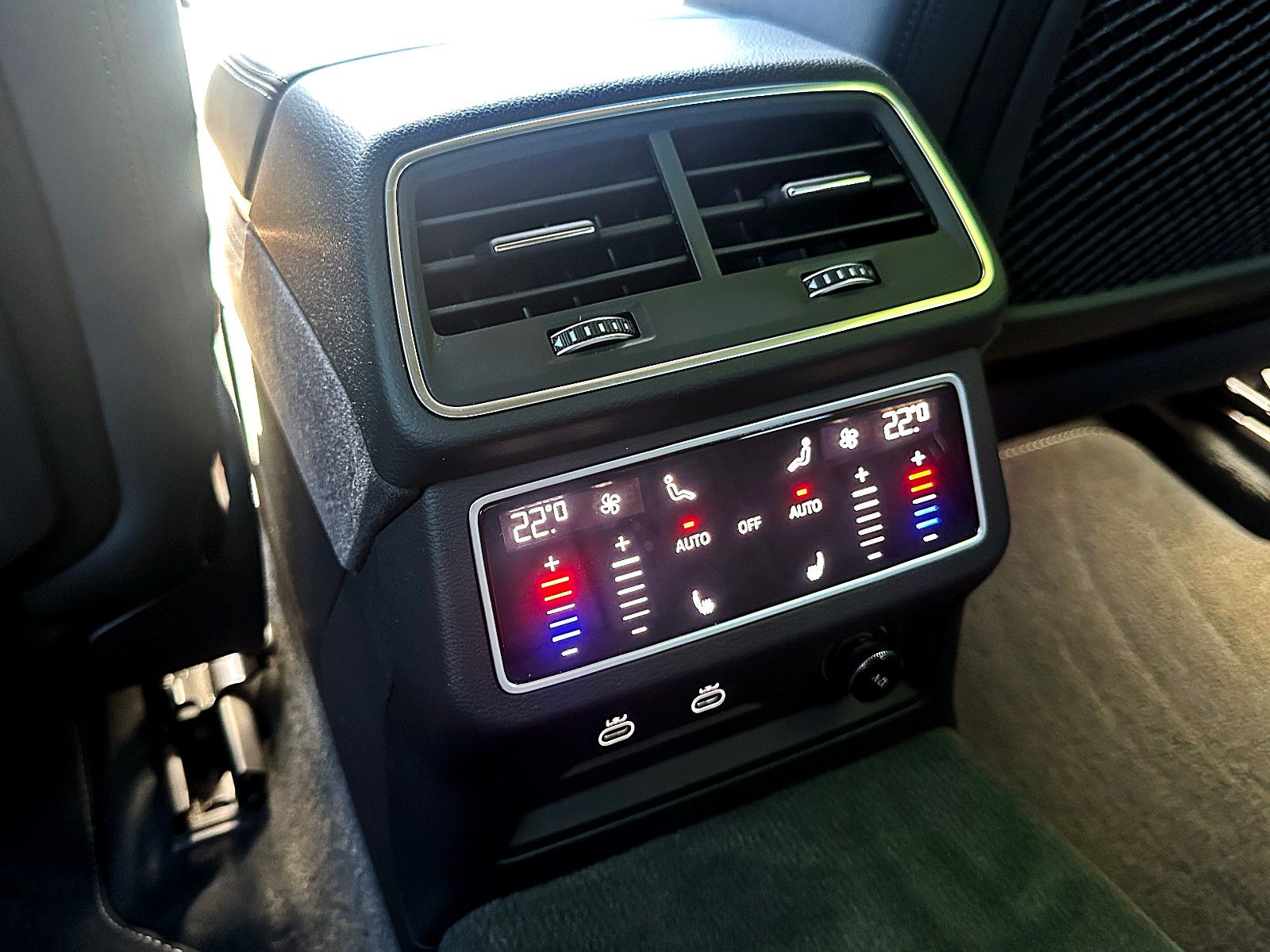 Audi RS6 Avant performance BLACK HUD LASER 360°STHZG