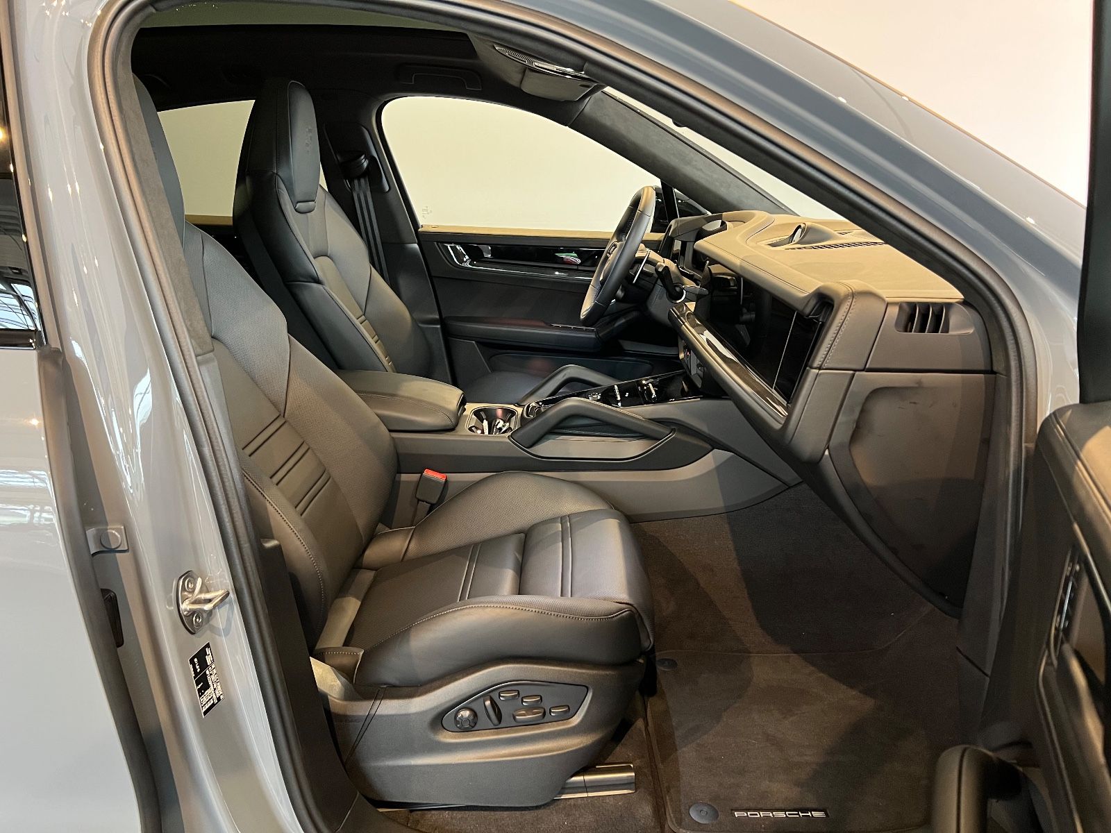 Porsche Cayenne Coupe GTS/ALLRADLE/BOSE/HEADUP/SHZG/PANO
