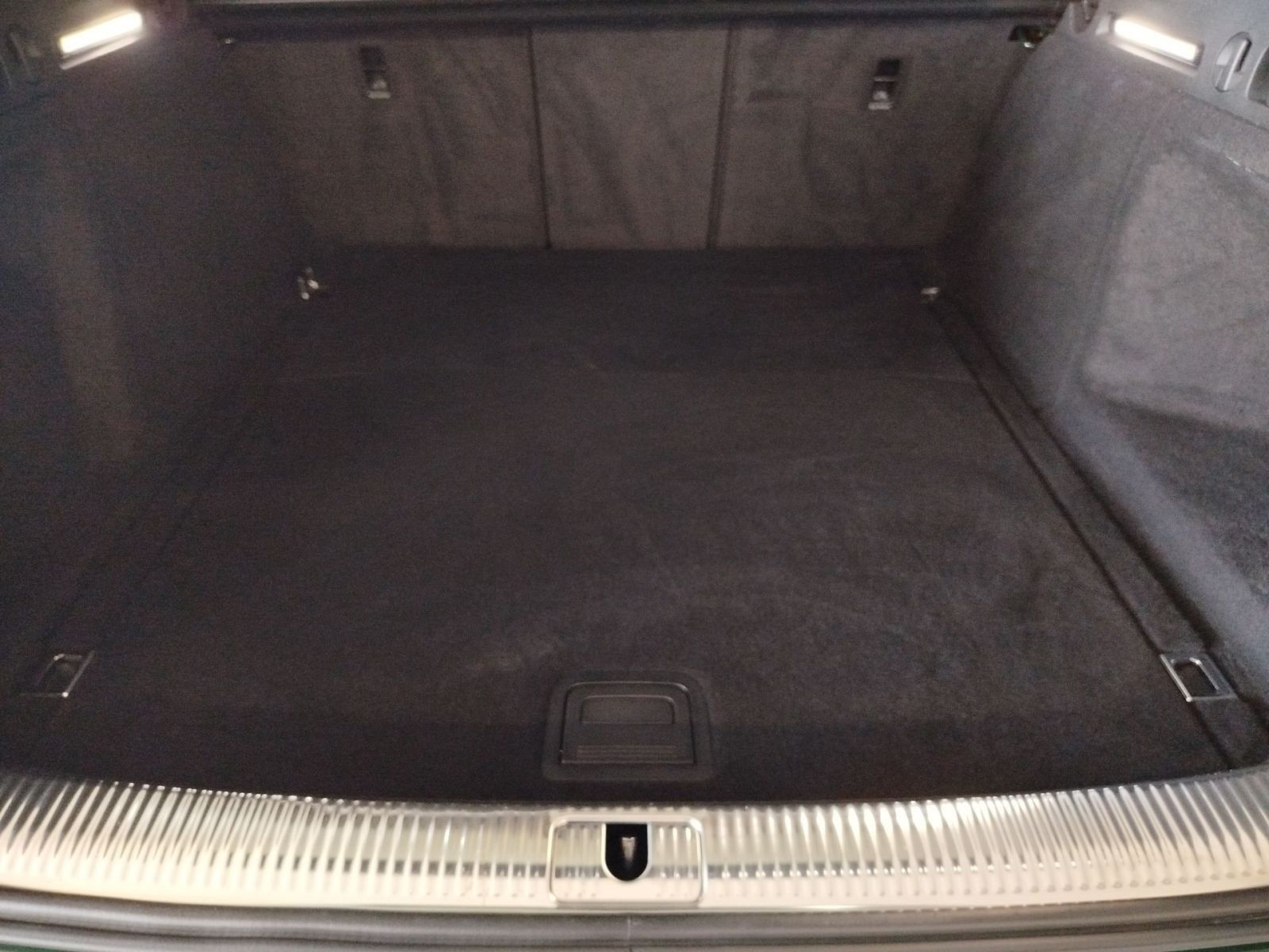 Audi A4 Avant 35 TDI S tronic advanced - Samsaru's Car Outlet