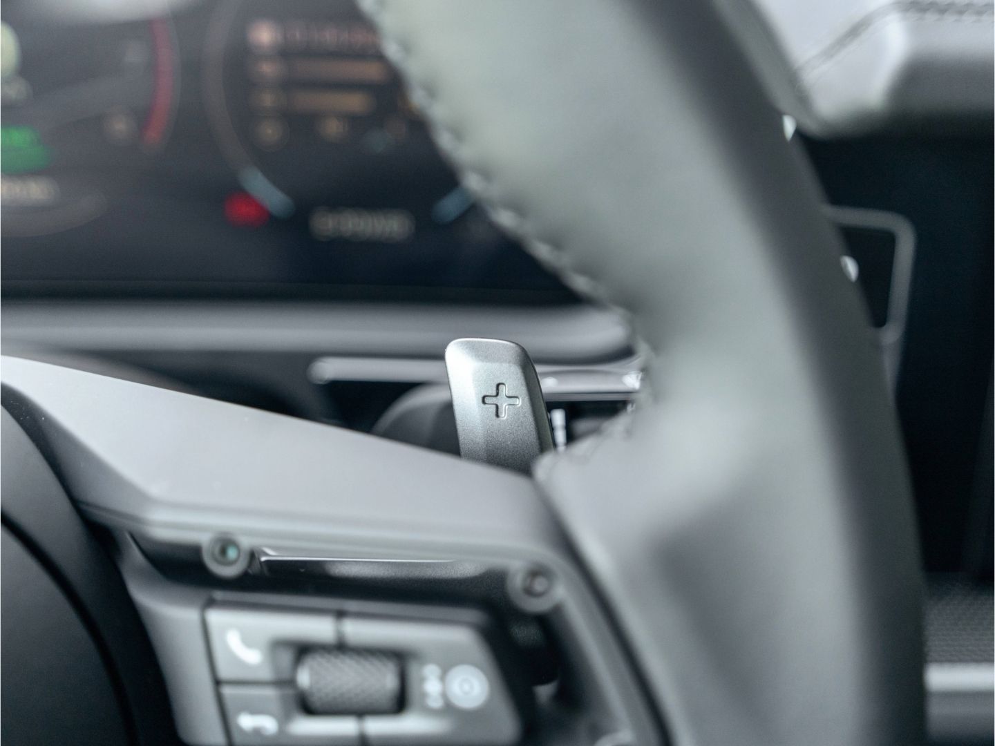 Porsche Cayenne E-Hybrid Hinterachslenkung BOSE HD-Matri