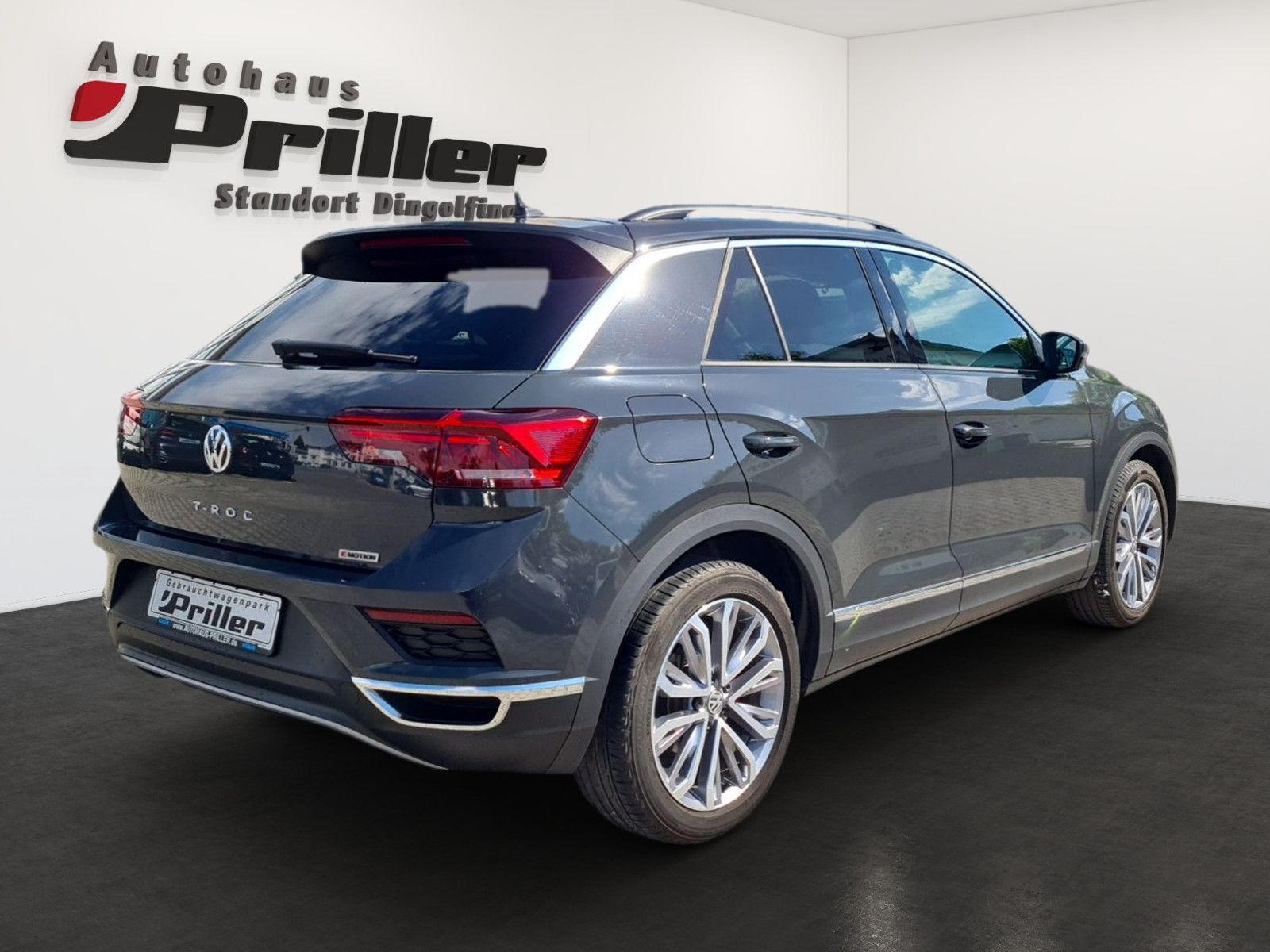 Volkswagen T-Roc 2.0 TDI Sport 4Motion - Samsaru's Car Outlet