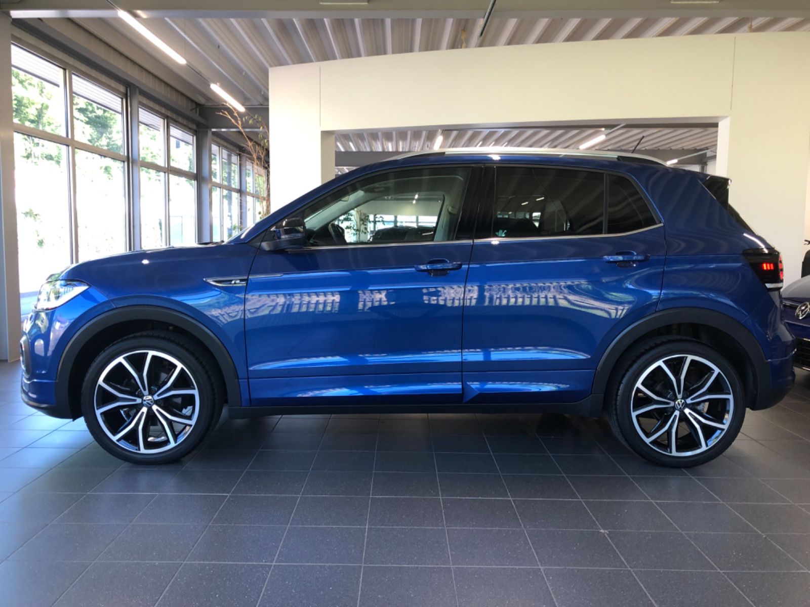 Volkswagen T-Cross 1.0 TSI Style R-Line - Samsaru's Car Outlet