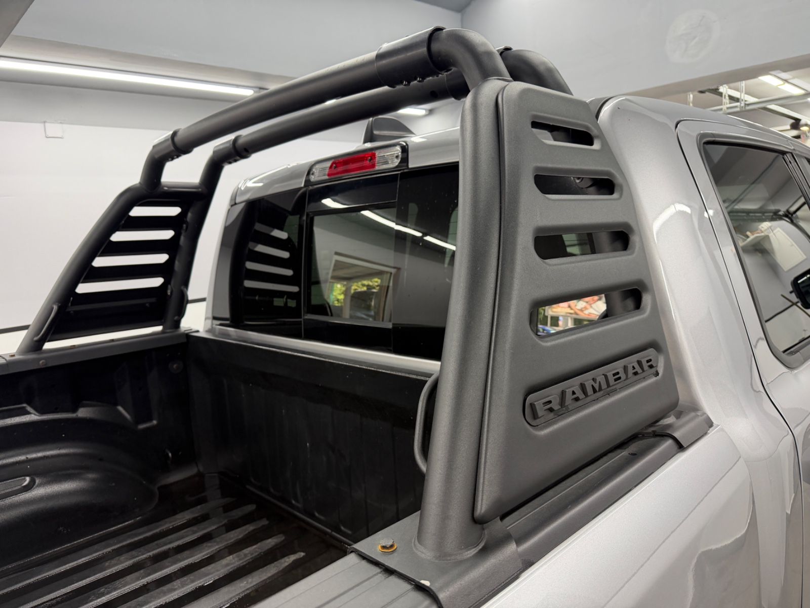 Dodge RAM 1500 5.7 4x4 eTORQUE Bigh. Crew./12"Display/