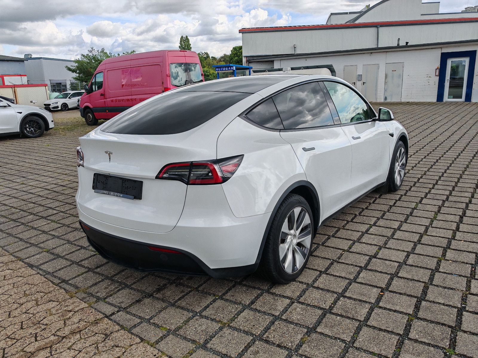 Tesla Model Y LongRange AWD | AHK | SoH 94%