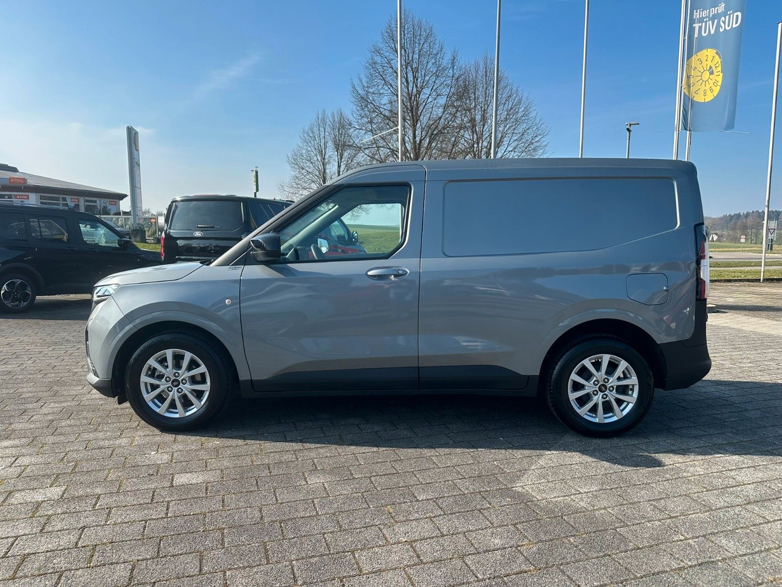 Ford Transit Courier Limited Aut. *AHK/ Navi/ Kamera*