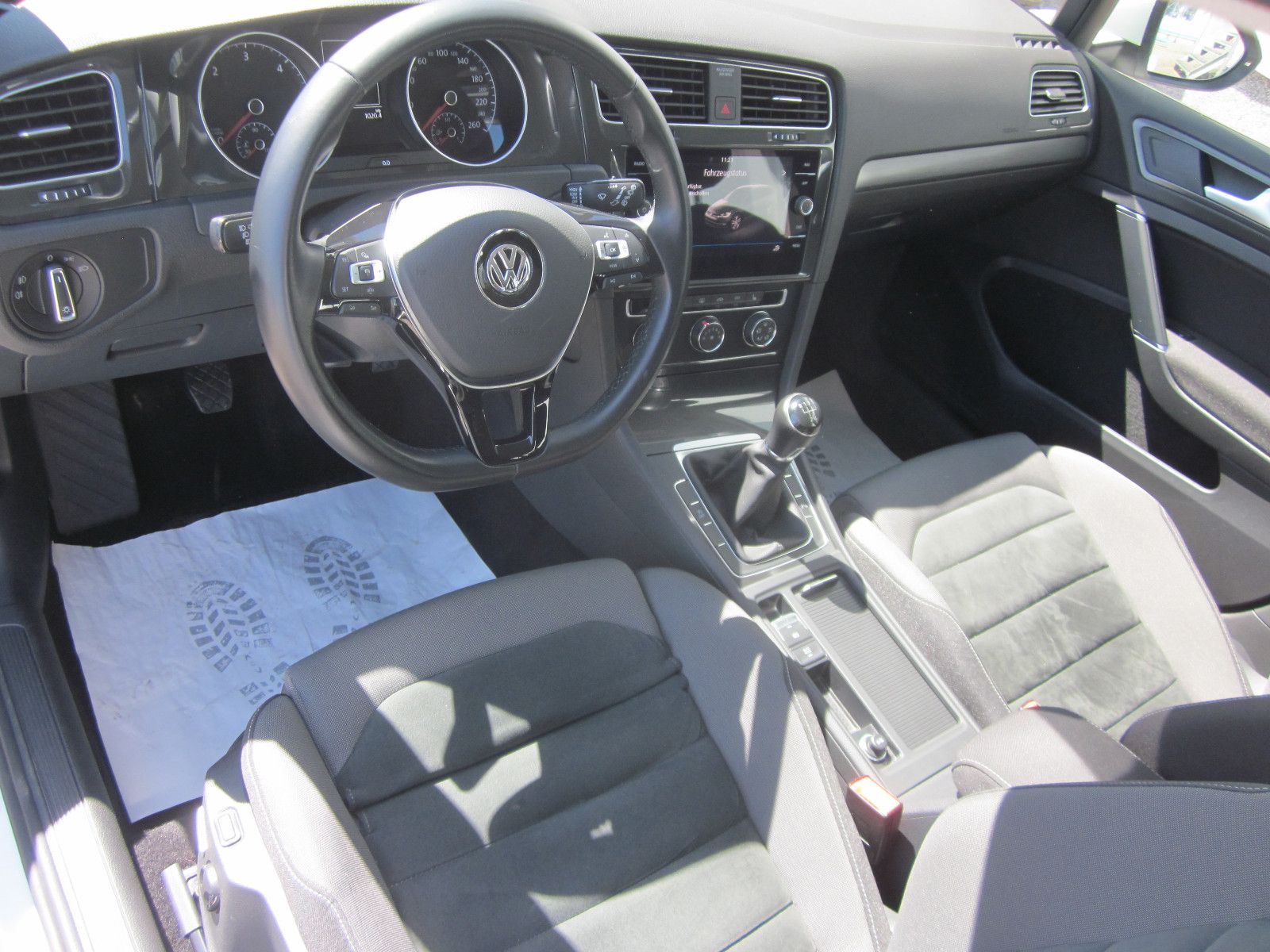 Volkswagen Golf VII Comfortline - Samsaru's Car Outlet