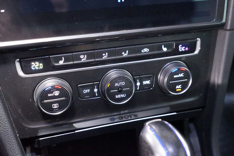 Volkswagen Golf 36 kWh Elektro - Samsaru's Car Outlet