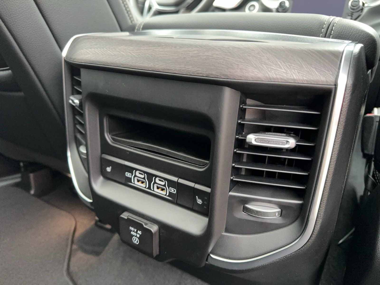 Dodge RAM 1500 Laramie Sport HURRICANE AHK 3500/LPG