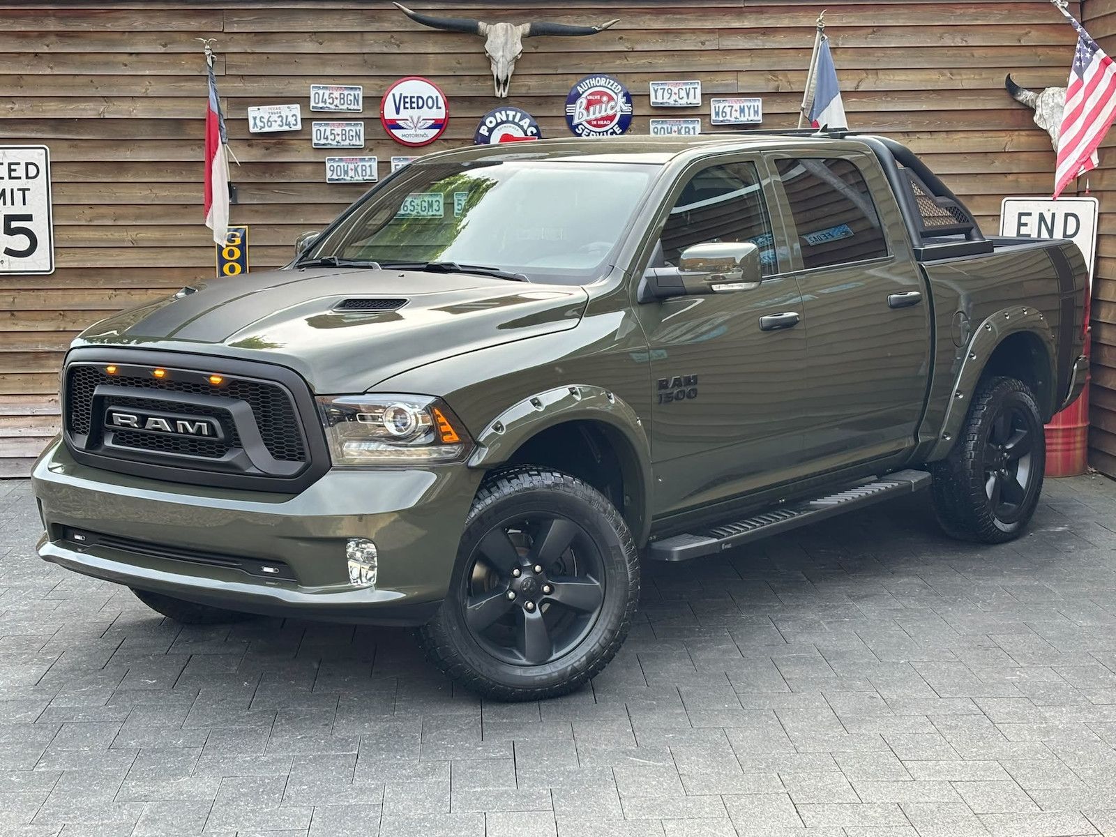 Dodge RAM 1500 5,7L Warlock 4x4 LEDER AHK LPG