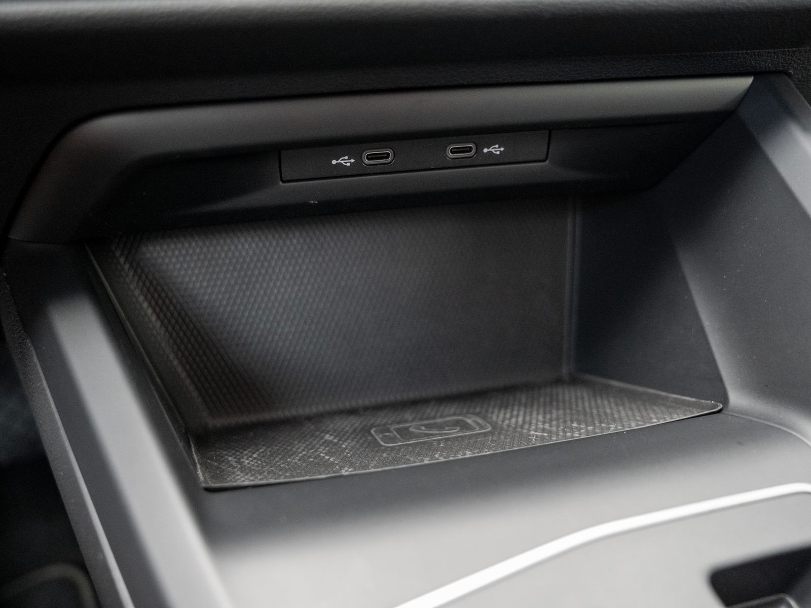 Volkswagen Golf Life 1.5 eTSI DSG - Samsaru's Car Outlet
